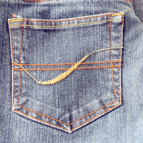 a.n.a. Curvy Jeans - Picture 4 of 4